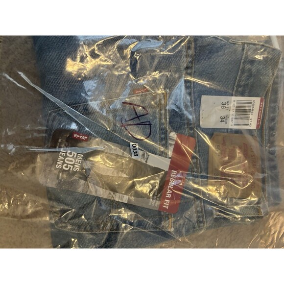 New Levi's Men's 505 Regular Fit Straight Leg Blue Denim Jeans 36X34 Mexico - Picture 9 of 9